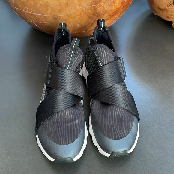 Sorel casual sneakers size 6.5 - Picture 2 of 5